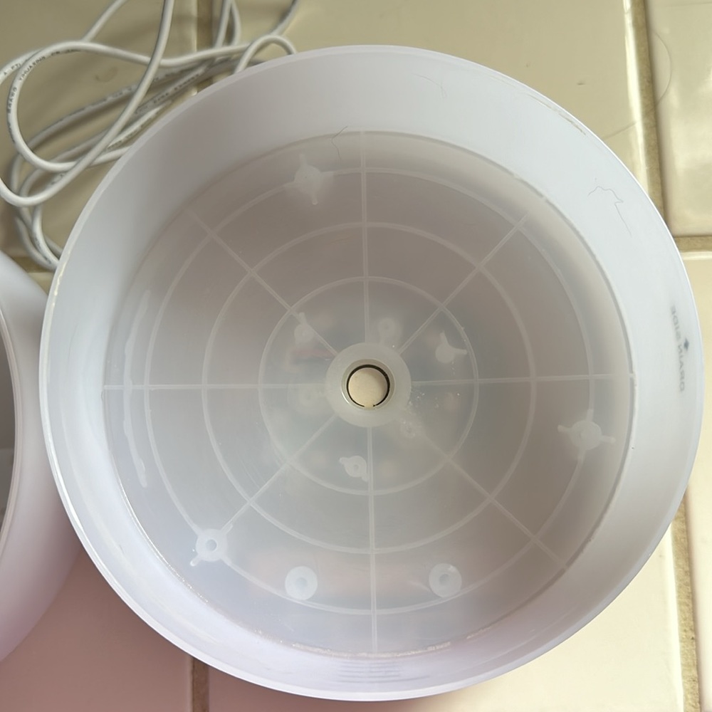 Excellent like new condition Color changing oil diffuser 10-hour working time - Picture 3 of 5